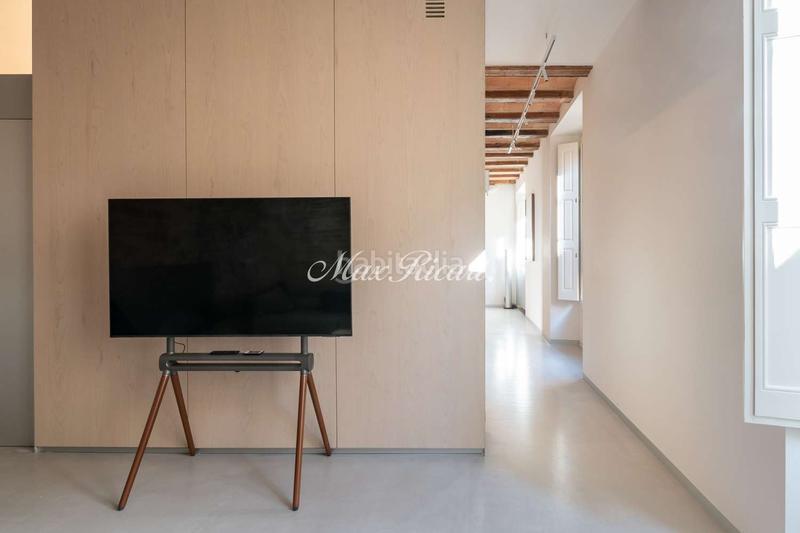 Foto d9c38bce-108a-4fdc-80e9-545e5c61cbaf. Alquiler dúplex exclusiva vivienda de diseño en plaza de sant just en Barcelona