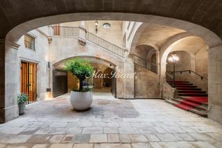 Location Duplex  N/a. Exclusiva vivienda de diseño en plaza de sant just