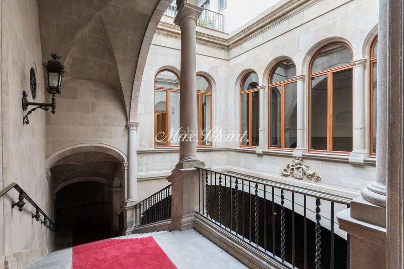 Foto 58458633-dd8a-4771-9189-66617db22bd0. Miete zweistöckige wohnung mit heizung pool in Gòtic Barcelona