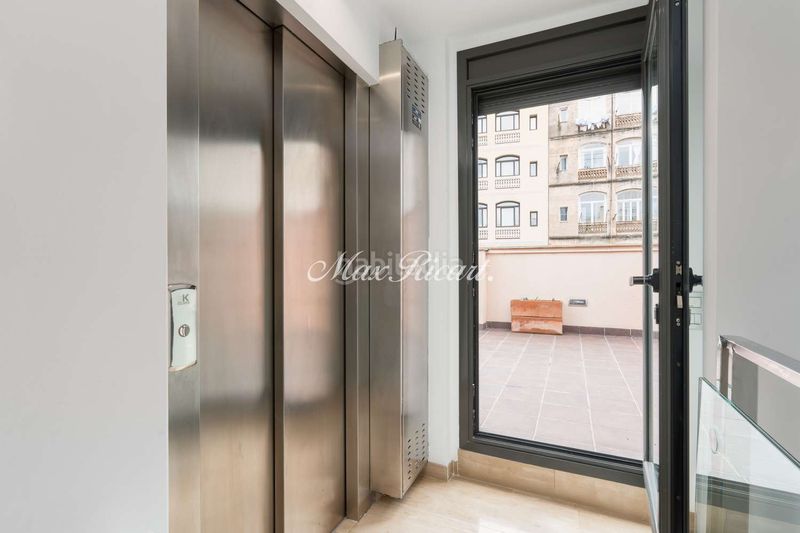 Foto 12c1f460-e0a1-40db-8c17-470c4da05404. Casa amb calefacció aparcament a Vila de Gràcia Barcelona