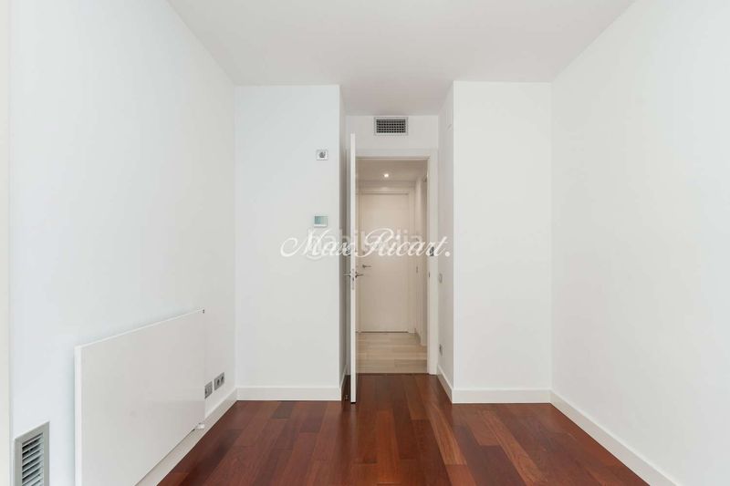 Foto 38b7049d-c7c3-41f8-8e0e-ce95f61cf324. Casa amb calefacció aparcament a Vila de Gràcia Barcelona