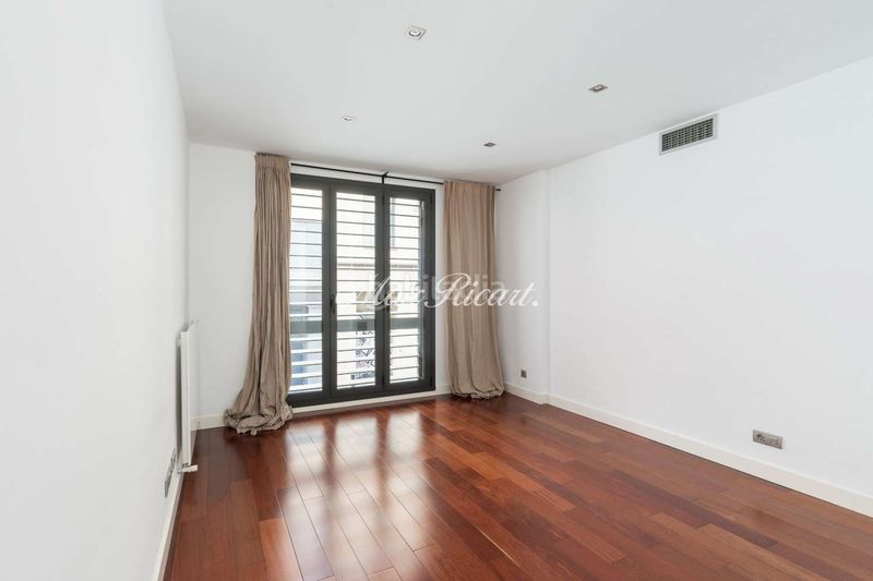 Foto 40841647-4ffb-4fe9-9c6a-d77cd86e76c7. Casa amb calefacció aparcament a Vila de Gràcia Barcelona