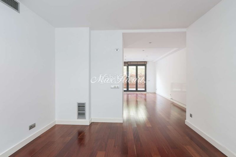 Foto 6655e5a8-2efa-4d74-9198-2a6f2b640b6c. Casa amb calefacció aparcament a Vila de Gràcia Barcelona