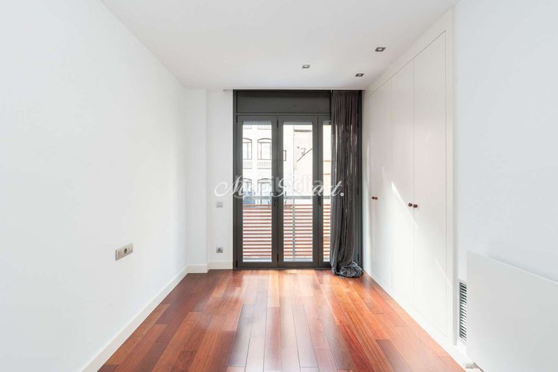 Foto 67b47748-bb67-458c-aa8d-65ec79f4a296. Casa amb calefacció aparcament a Vila de Gràcia Barcelona