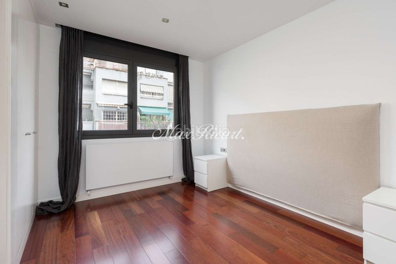 Foto 975ab126-4609-419f-b3b2-f2aa4c0d8968. Casa amb calefacció aparcament a Vila de Gràcia Barcelona