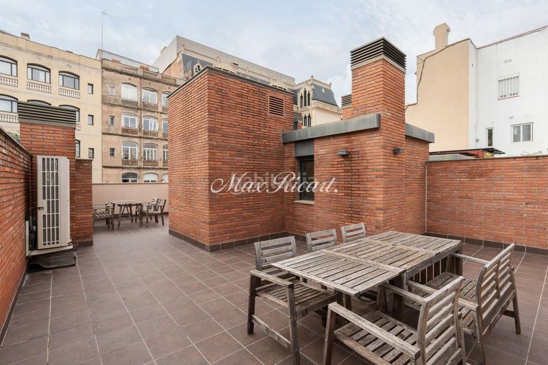Foto 991e2458-6254-4e62-a330-33300c5d3ac2. Casa amb calefacció aparcament a Vila de Gràcia Barcelona