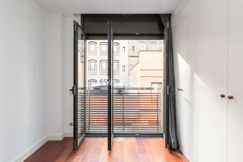 Foto 9fb88073-d7e3-49f0-8859-4ae739e5df1d. Casa amb calefacció aparcament a Vila de Gràcia Barcelona