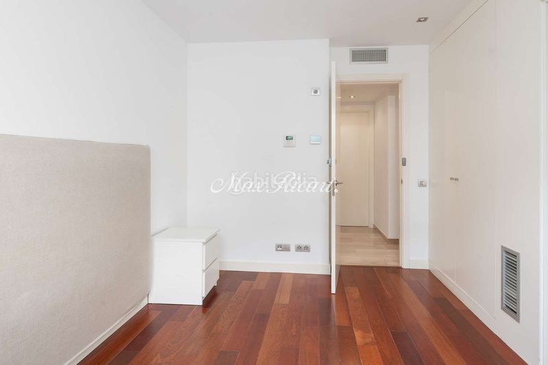 Foto c189a262-efd3-4508-a960-13d9930ff6fd. Casa amb calefacció aparcament a Vila de Gràcia Barcelona
