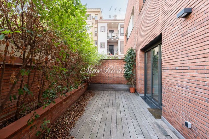 Foto d711b6fd-c4d9-44ba-823b-f418d101e124. Casa amb calefacció aparcament a Vila de Gràcia Barcelona