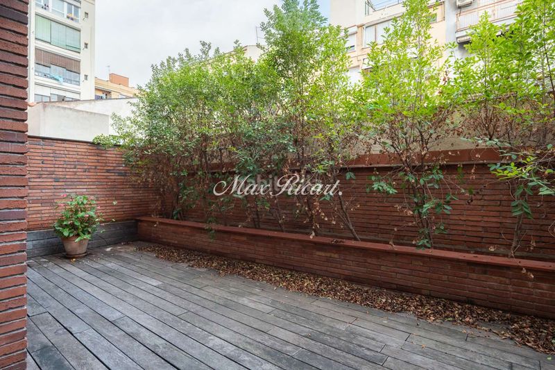 Foto d8a48b45-9eec-43af-8385-11376ee9083d. Casa amb calefacció aparcament a Vila de Gràcia Barcelona