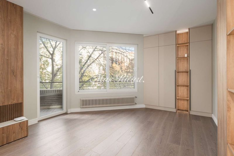 Foto 0a8f7f96-7342-4994-9826-5c1e2eea5d1b. Pis amb calefacció aparcament a Dreta de l´Eixample Barcelona