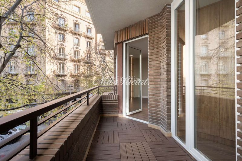 Foto dc4c1851-3b66-4f82-8e50-3231436e4b41. Pis amb calefacció aparcament a Dreta de l´Eixample Barcelona