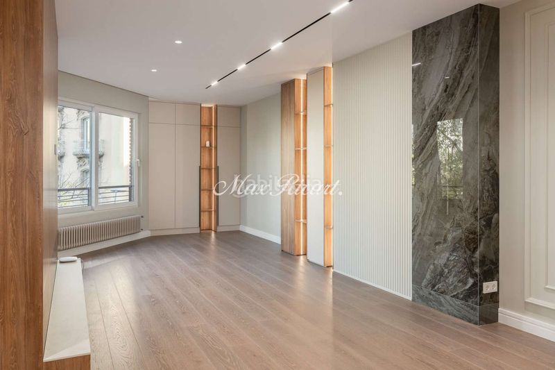 Foto f84f5aec-61c6-4ee4-a4c2-4dbf0eec0f2c. Pis amb calefacció aparcament a Dreta de l´Eixample Barcelona