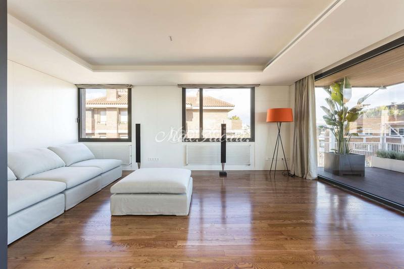 Foto 6997ec7f-1a79-4664-a949-bb9fbda1dd4e. Rent penthouse with heating parking in Sant Gervasi - Bonanova Barcelona