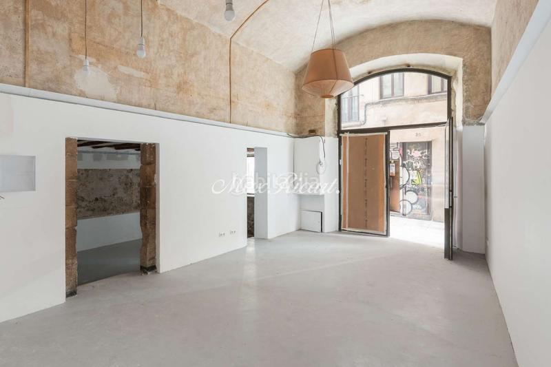 Foto dfd7186f-0b80-444f-9b28-671c0e2b096a. Affitto locale commerciale con riscaldamento in Gòtic Barcelona