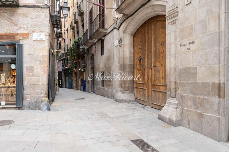 Foto f0d2ae2d-3cc6-401b-866c-abb886fdae37. Affitto locale commerciale con riscaldamento in Gòtic Barcelona