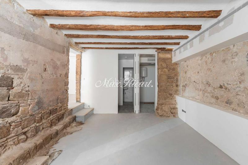 Foto b46e0118-d892-449e-894b-3ac881683e7d. Rent business premise with heating in Gòtic Barcelona