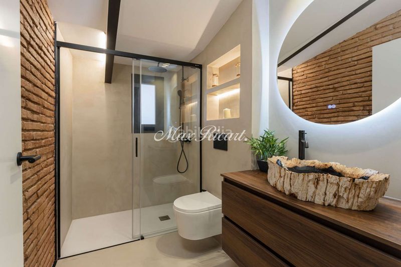 Foto 79da2164-a88e-43c9-91d5-d064059a9ed8. Casa amb calefacció piscina a Sants Barcelona