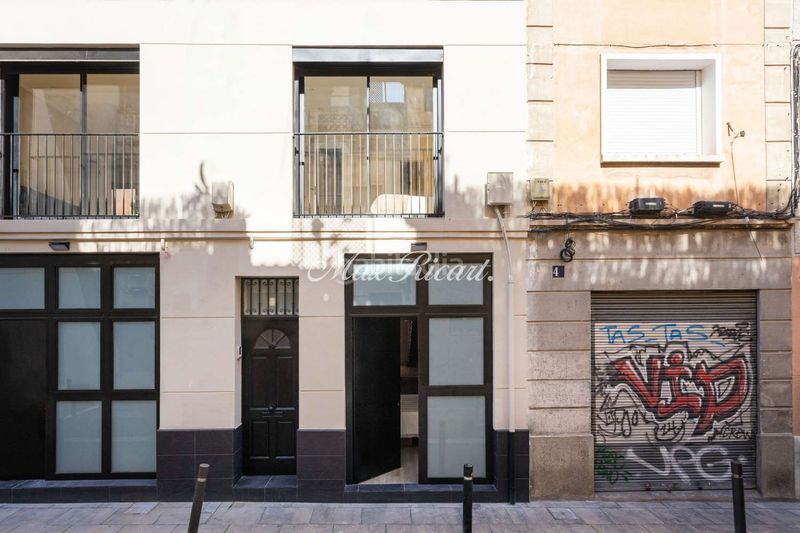 Foto d538b4a4-b70b-44ec-a0e8-b7310aa2da9f. Casa amb calefacció piscina a Sants Barcelona
