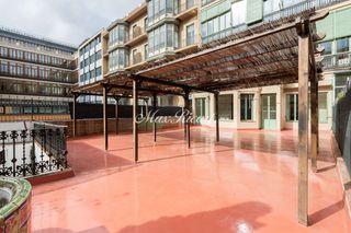 Alquiler Piso  N/a. Precioso piso principal de 300m2  terraza de 150m2 en el eixampl