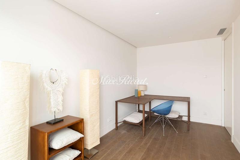 Foto 449506a5-10f3-4262-928c-11b24b3d4053. Alquiler dúplex  amueblado con terraza cerca paseo de gracia en Barcelona