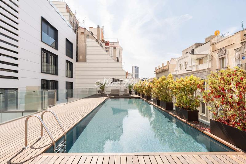 Foto 8d2573c3-f8bc-4c38-84f0-6e6c015d0051. Alquiler dúplex  amueblado con terraza cerca paseo de gracia en Barcelona
