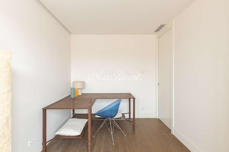 Foto a5dd12be-c452-4917-93e0-b51cb181268f. Alquiler dúplex  amueblado con terraza cerca paseo de gracia en Barcelona