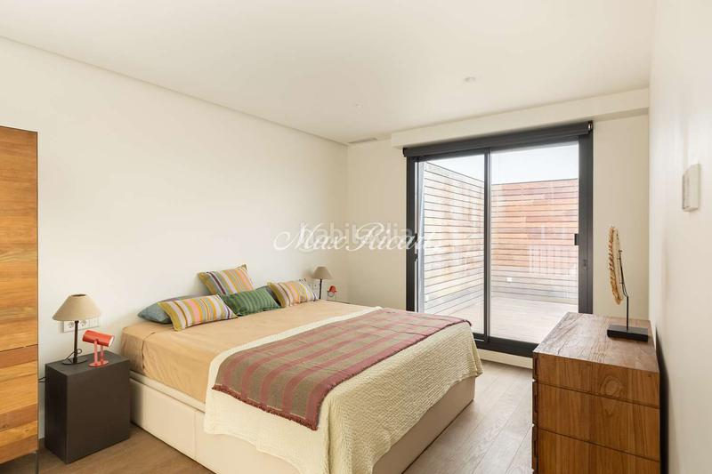 Foto fbeedaea-c40b-4fa3-86cf-201bb7341d96. Alquiler dúplex  amueblado con terraza cerca paseo de gracia en Barcelona