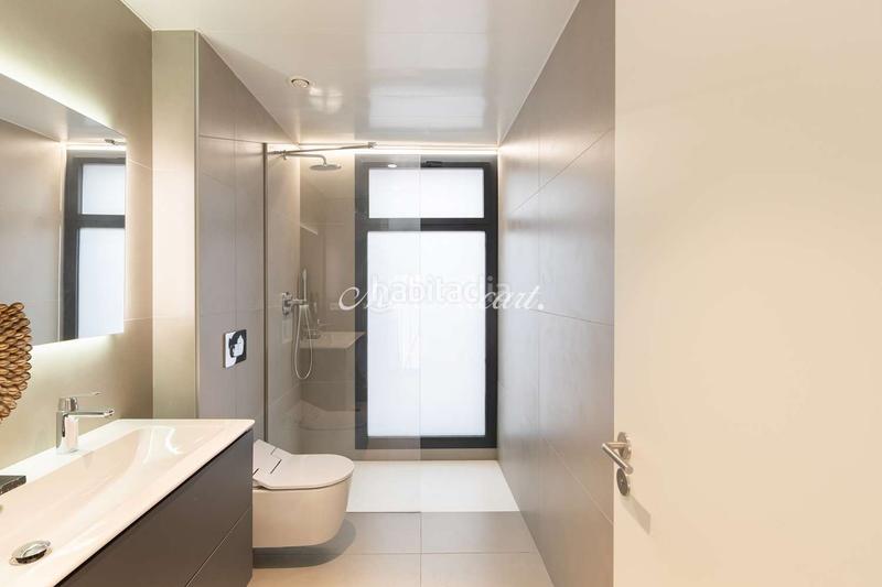 Foto 8bcdf6f1-39ae-4f1a-be24-fcb38b326261. Location duplex avec chauffage parking piscine dans Barcelona
