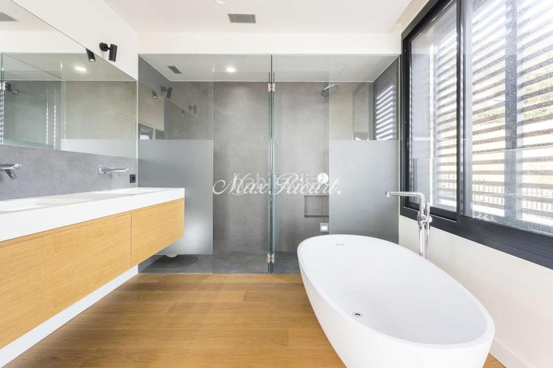 Foto a8a767fe-3d56-49c2-8bf3-19816d41b826. Maison avec chauffage parking piscine dans Sarrià Barcelona