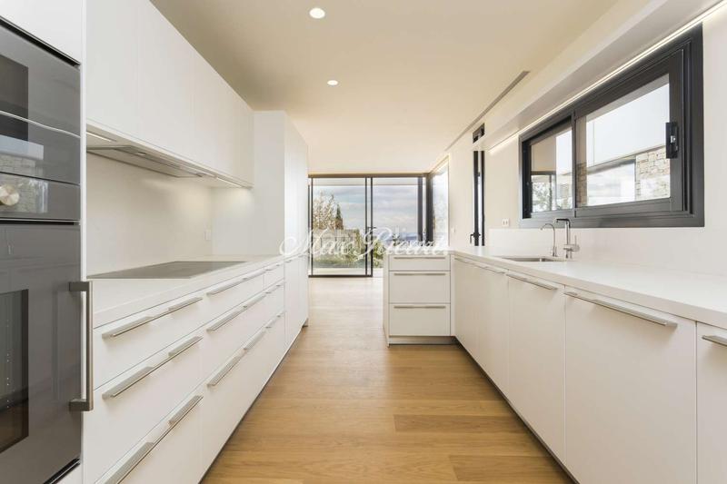 Foto 2f5c9848-3837-4cd3-8696-65342a28902a. Alquiler casa chalet independiente en can caralleu en Barcelona