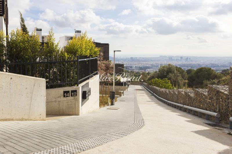 Foto 6d9204f7-f39c-41e2-9890-c2a2645dd4e7. Alquiler casa chalet independiente en can caralleu en Barcelona