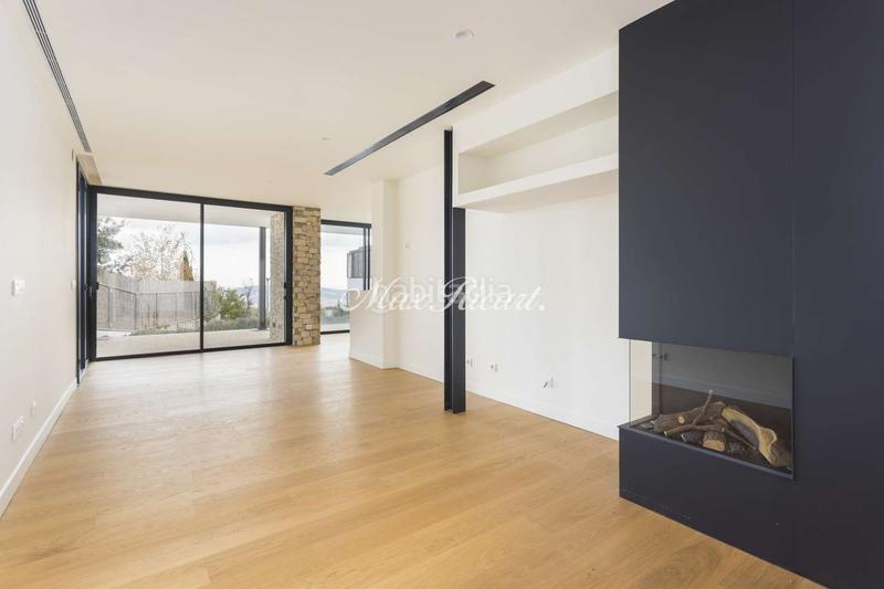 Foto 778a15c6-bf57-4230-bd9a-37e3c5d348de. Alquiler casa chalet independiente en can caralleu en Barcelona