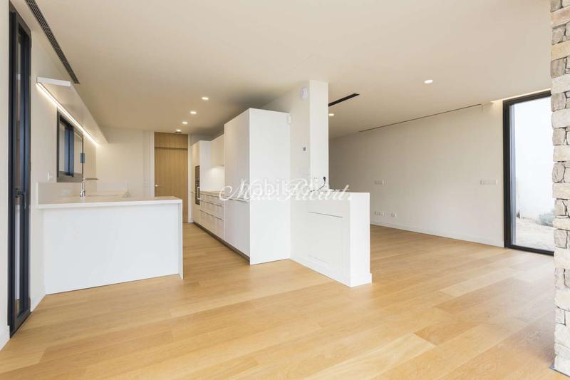 Foto fbd69f4b-1cc8-41f5-8163-fce25f2a14a9. Alquiler casa chalet independiente en can caralleu en Barcelona