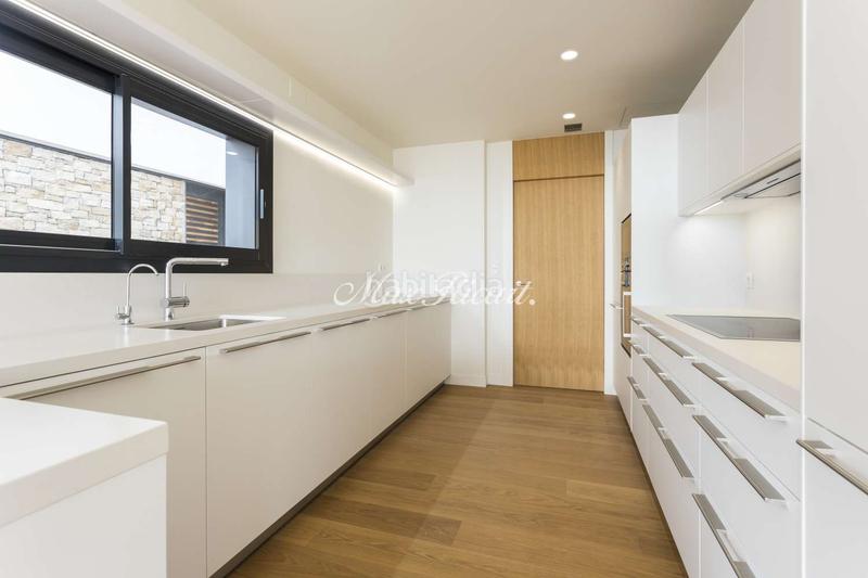 Foto 3cfdc4e7-582c-4d99-8750-2e6d5fedec21. Location maison avec chauffage parking piscine dans Barcelona