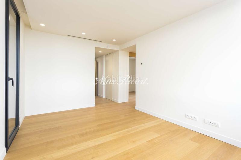 Foto 76e581cb-1f9b-434e-a1ee-c7ce8036c9d8. Miete haus mit heizung parking pool in Sarrià Barcelona