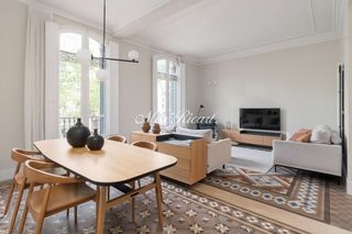 Lloguer Pis  N/a. Exclusivo piso modernista junto a paseo de gracia  223m