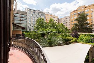 Lloguer Pis  N/a. Exclusivo piso reformado en finca modernista junto a paseo de gr