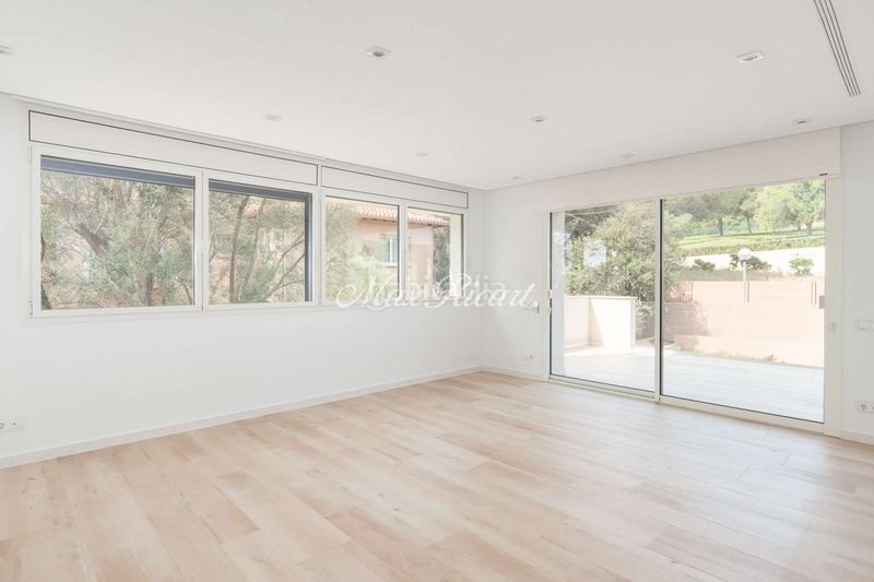 Foto 10b68e7d-ae87-443b-83e7-988ff3021173. Casa amb calefacció aparcament piscina a Sarrià Barcelona
