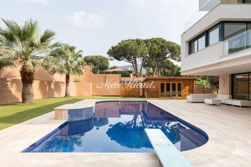 Foto 153d47e2-490a-4e73-8947-c4d8804eeffe. Casa amb calefacció aparcament piscina a Sarrià Barcelona