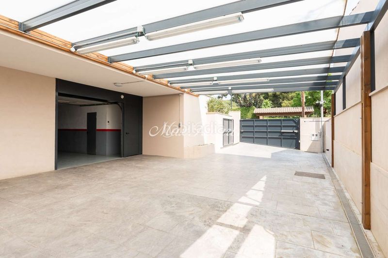 Foto 185086a1-61ca-4934-9325-a75ee3336987. Casa amb calefacció aparcament piscina a Sarrià Barcelona