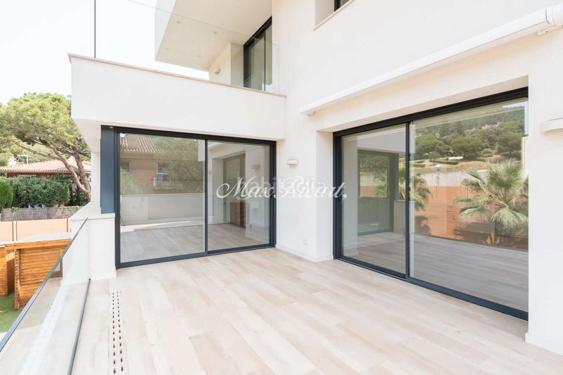 Foto 3bd1be26-fb09-43a8-a389-81e966c3ec96. Casa amb calefacció aparcament piscina a Sarrià Barcelona
