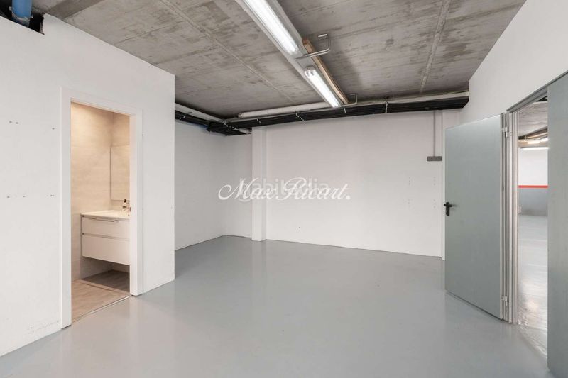 Foto 4f45bedf-e0a9-451e-9789-85b969a14ff0. Casa amb calefacció aparcament piscina a Sarrià Barcelona