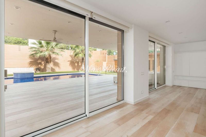 Foto 67dd4c0c-4e5d-40ad-bc4f-135696228e29. Casa amb calefacció aparcament piscina a Sarrià Barcelona
