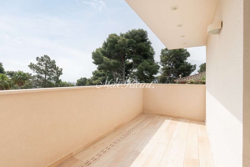 Foto 6950a01f-0469-475c-bafd-54ea5736cf3b. Casa amb calefacció aparcament piscina a Sarrià Barcelona