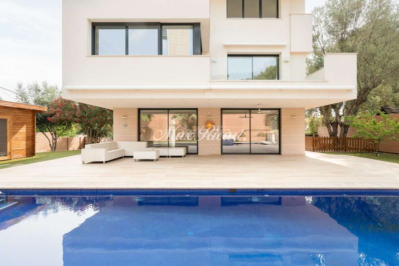 Foto 6d9ae116-5e06-4cc5-ae1a-0d7ea9602156. Casa amb calefacció aparcament piscina a Sarrià Barcelona