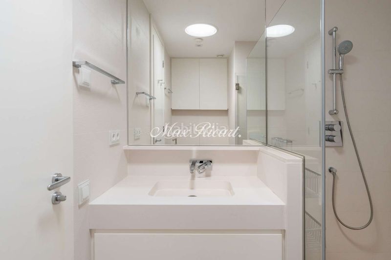 Foto 90834a91-6e21-4c7f-a715-fbd9848b0593. Casa amb calefacció aparcament piscina a Sarrià Barcelona