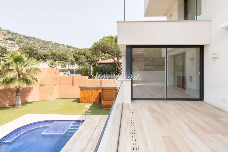 Foto 965d1149-691b-4dde-98d4-5c7c3836ac89. Casa amb calefacció aparcament piscina a Sarrià Barcelona