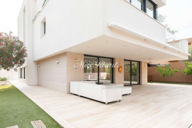 Foto 9fd45a9a-4603-4b5e-812f-a3a24a464296. Casa amb calefacció aparcament piscina a Sarrià Barcelona