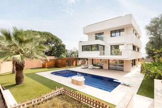 Casa  N/a. Impresionante vivienda unifamiliar en pedralbes